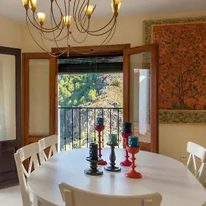 https://casa-centrica-y-tranquila-con-vistas-a-la-montana.1costadelsol.com