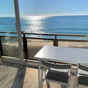 https://malibu-vive-en-la-playa-live-on-the-beach.1costadelsol.com